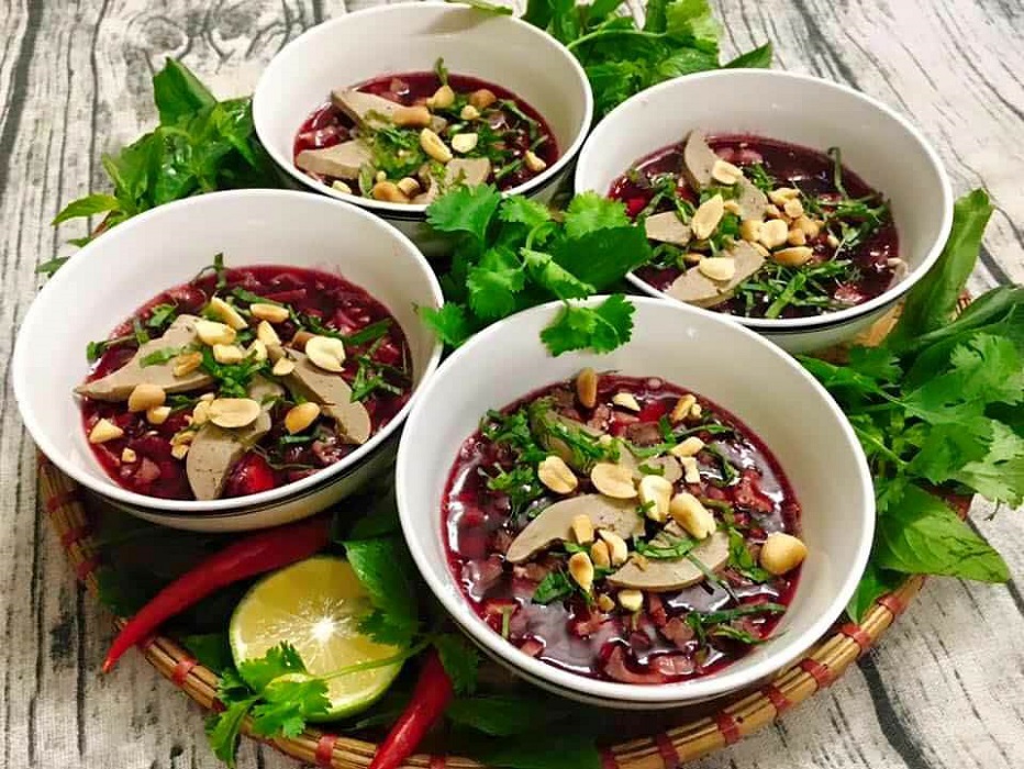 Tiết canh: Blood pudding