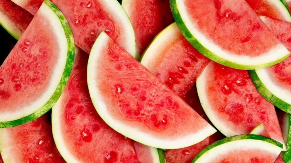 Watermelon /’wɔ:tə´melən/: dưa hấu